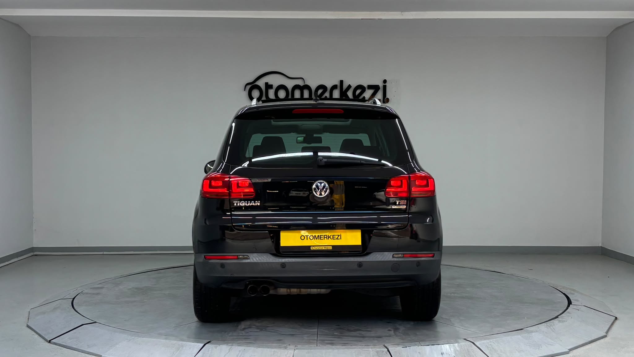 VOLKSWAGEN TIGUAN 6